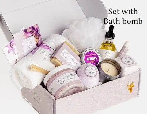 Lizush All Natural Lavender Gift Box with Bath Bomb and Shower Steamer - produits pour le bain et le corps